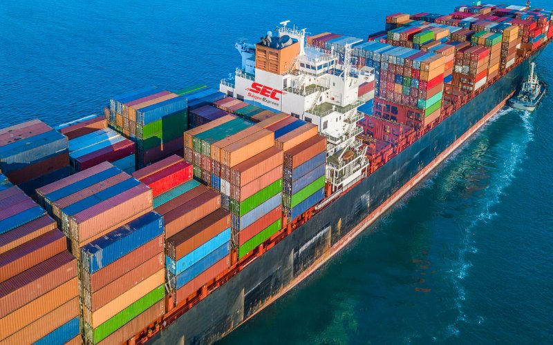 Phí CIC trong vận tải biển: Nguyên nhân phát sinh và tác động đến giá cước
